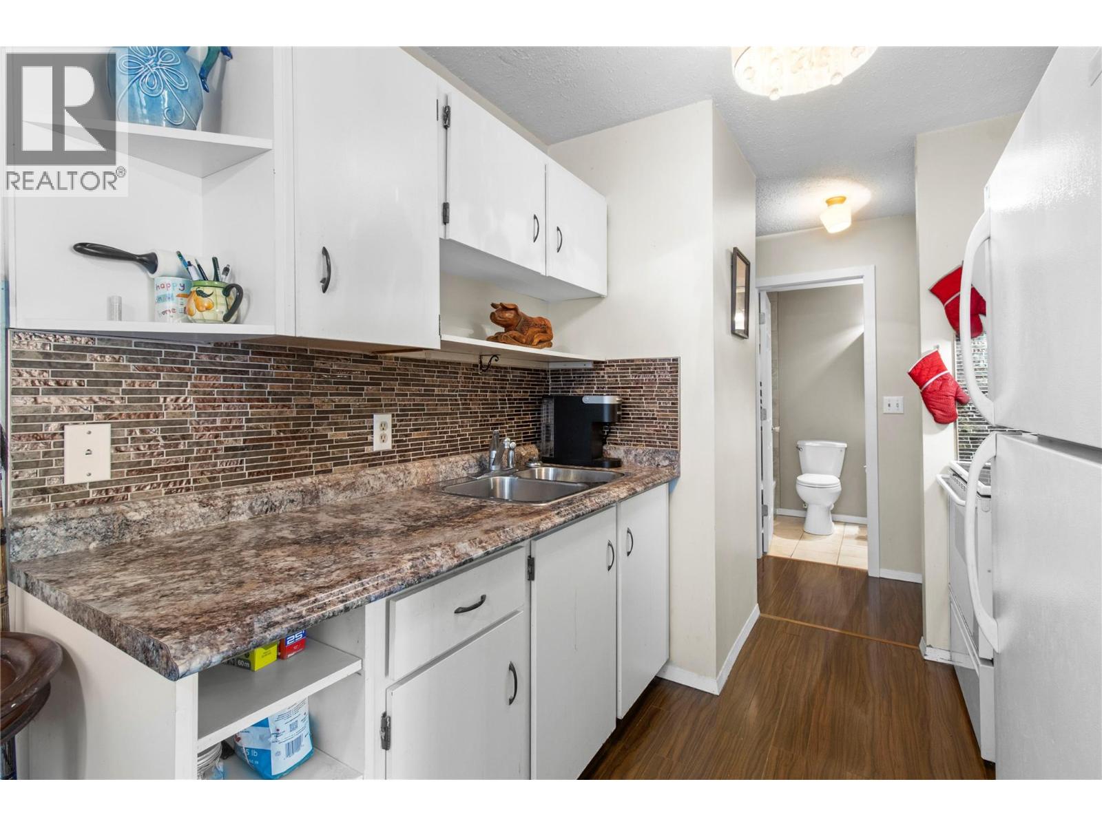 204 409 Main Street, Sicamous