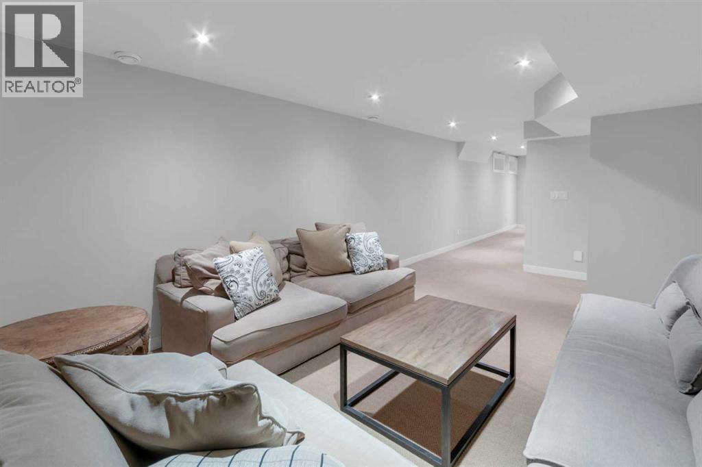 Single Family House for Sale in   Street SW Elbow Park Calgary 