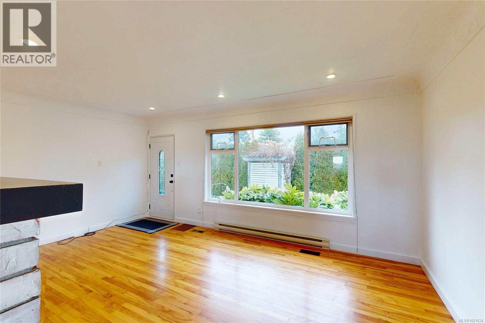  3876 Carey Road, Saanich