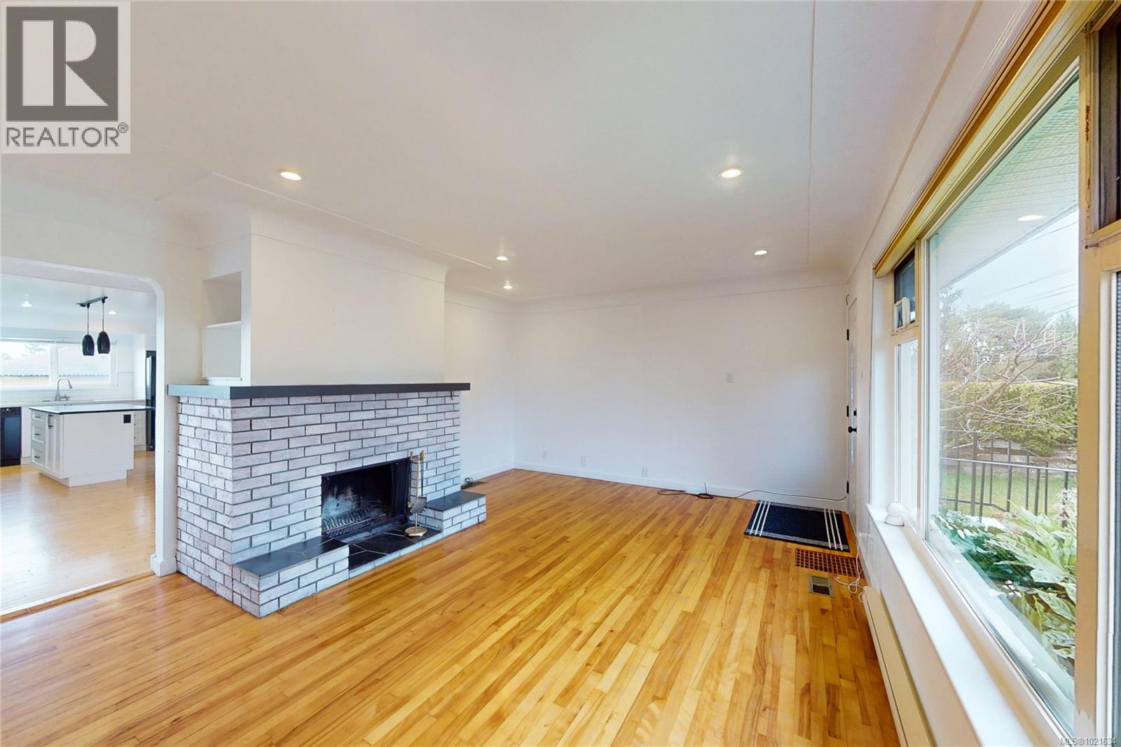  3876 Carey Road, Saanich