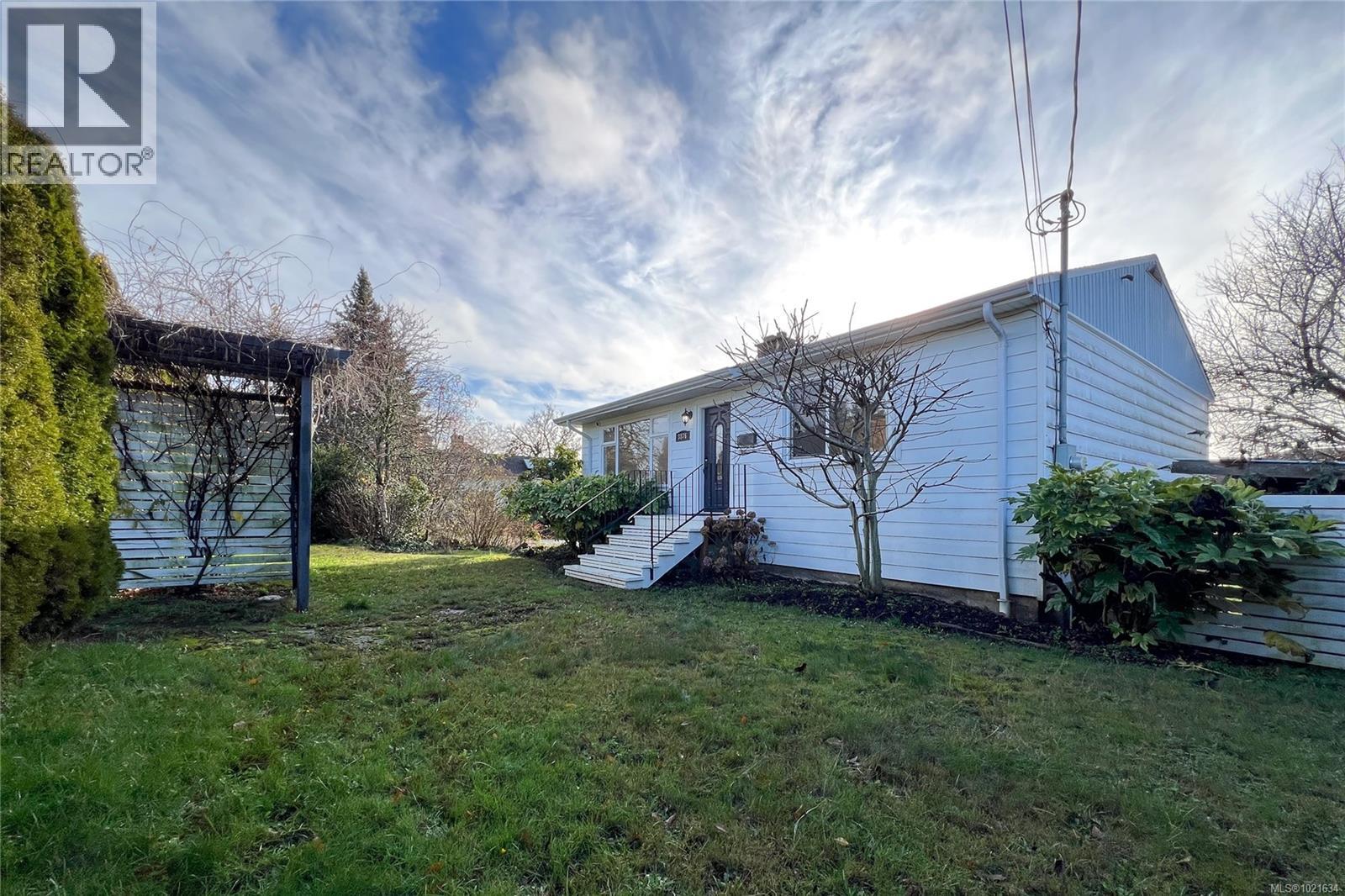 3876 Carey Road, Saanich