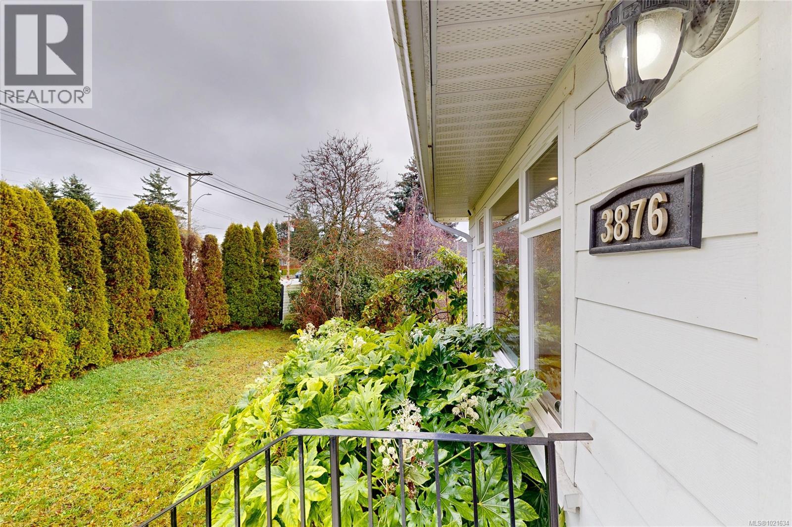  3876 Carey Road, Saanich