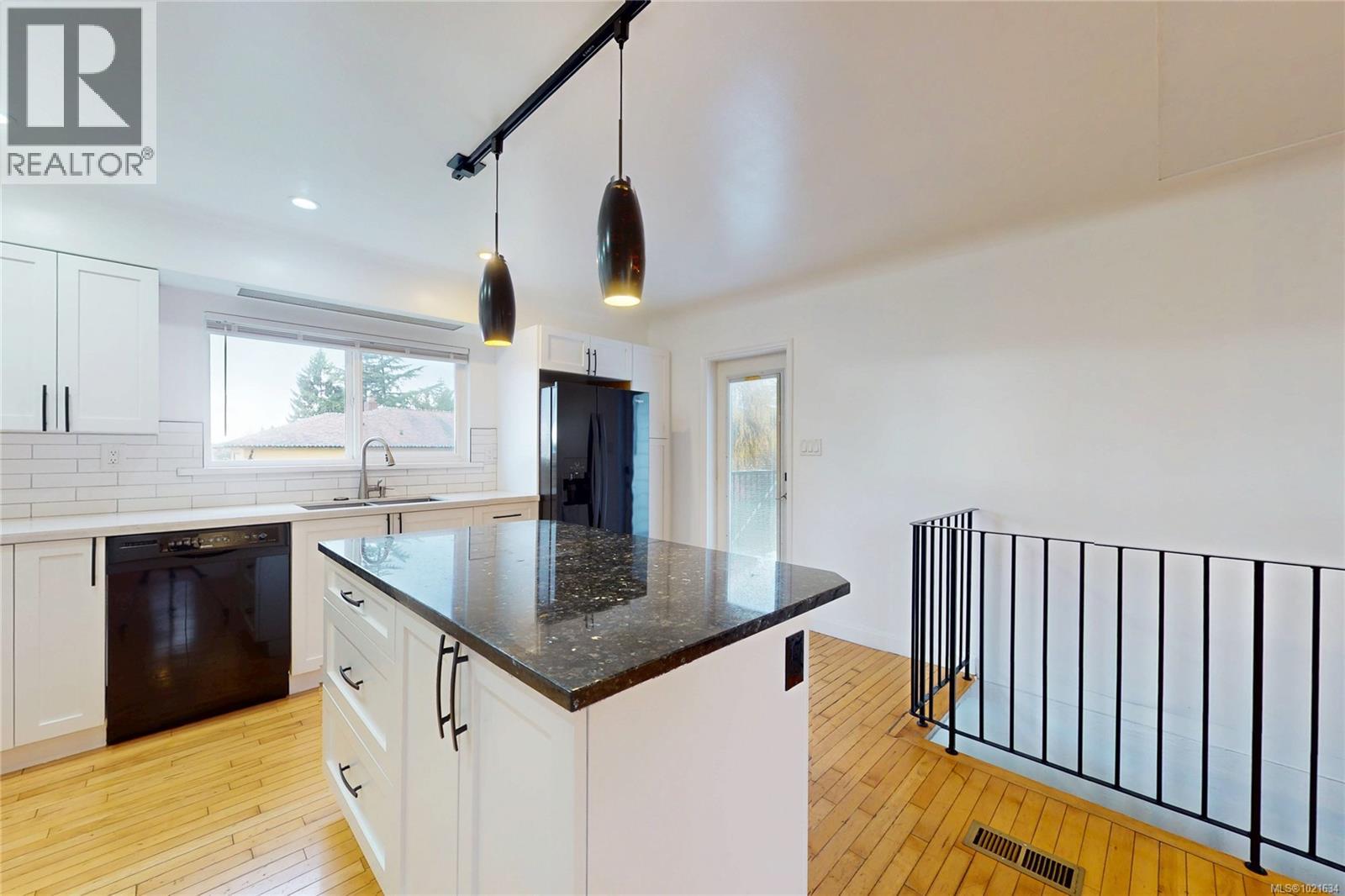  3876 Carey Road, Saanich