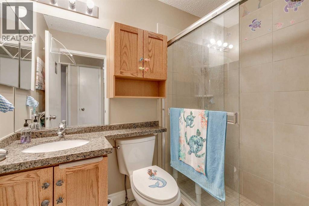 Single Family House Bungalow for Sale in  Dovely Park SE Dover Calgary 