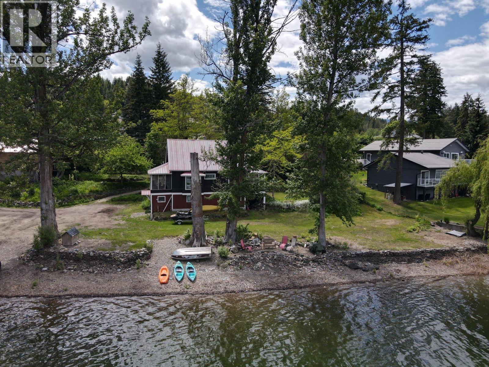 2415 Blind Bay Road, Blind Bay