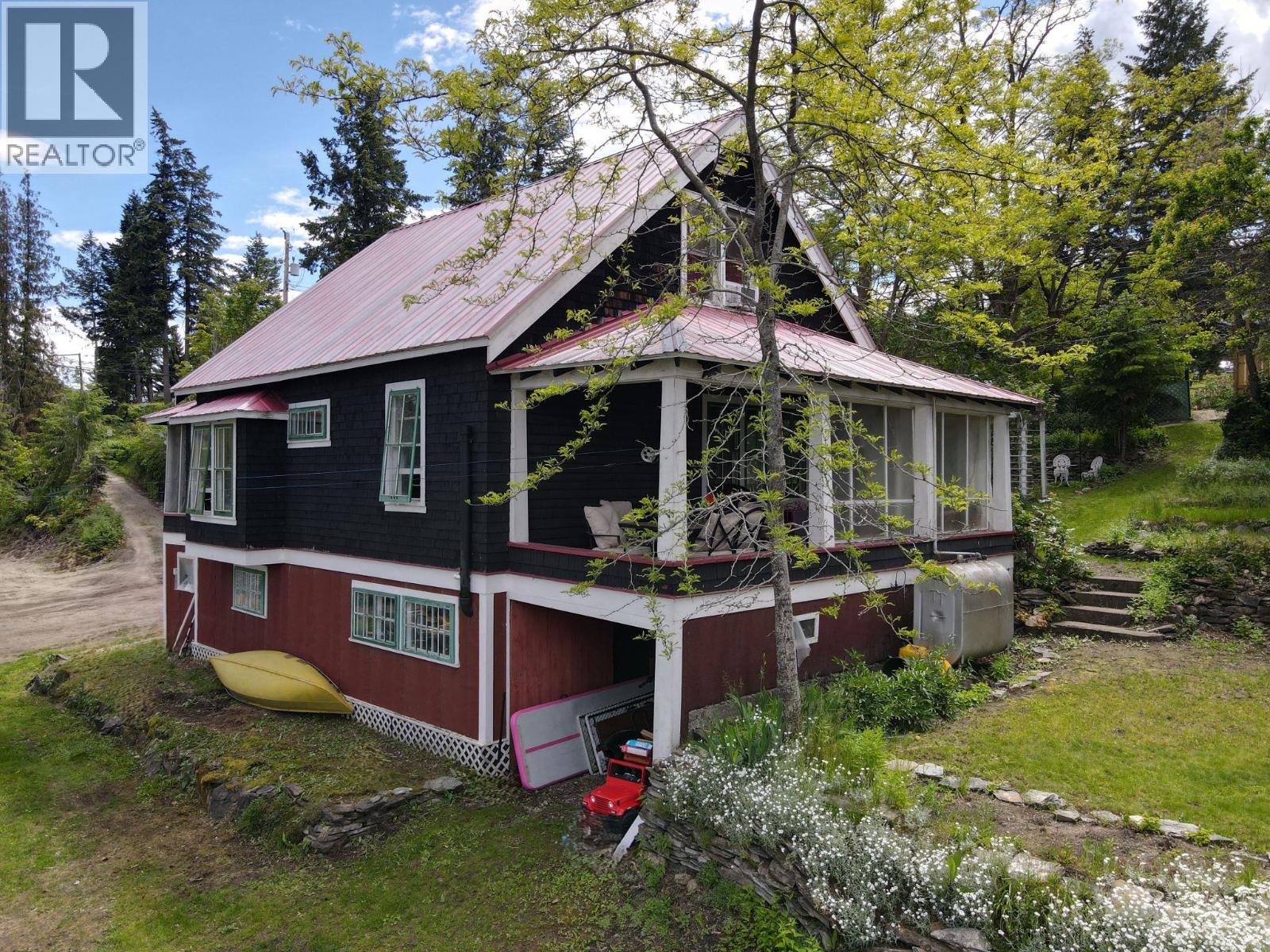 2415 Blind Bay Road, Blind Bay