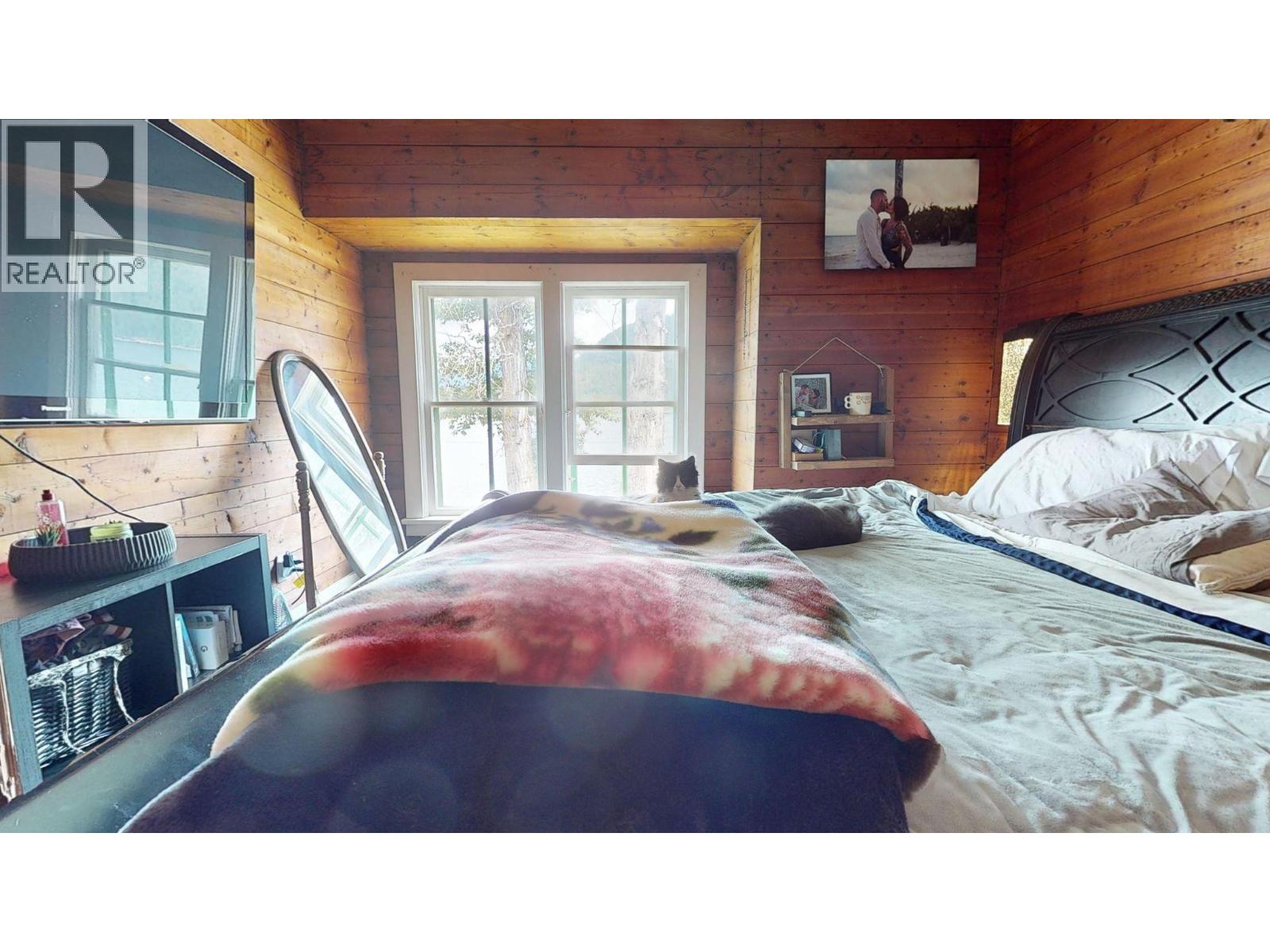 2415 Blind Bay Road, Blind Bay