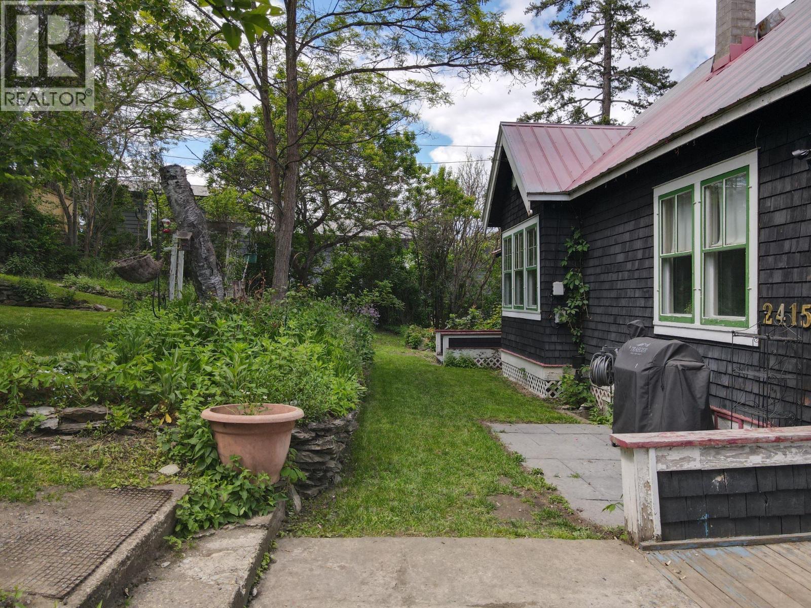 2415 Blind Bay Road, Blind Bay