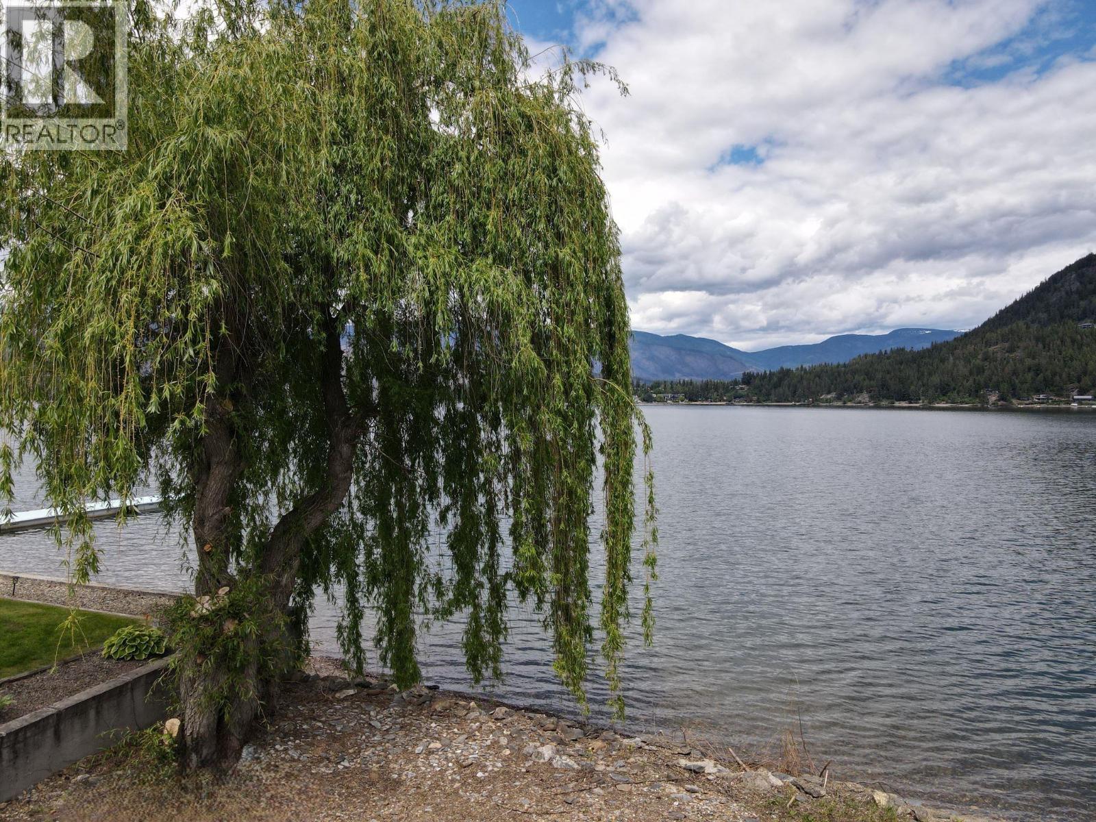 2415 Blind Bay Road, Blind Bay