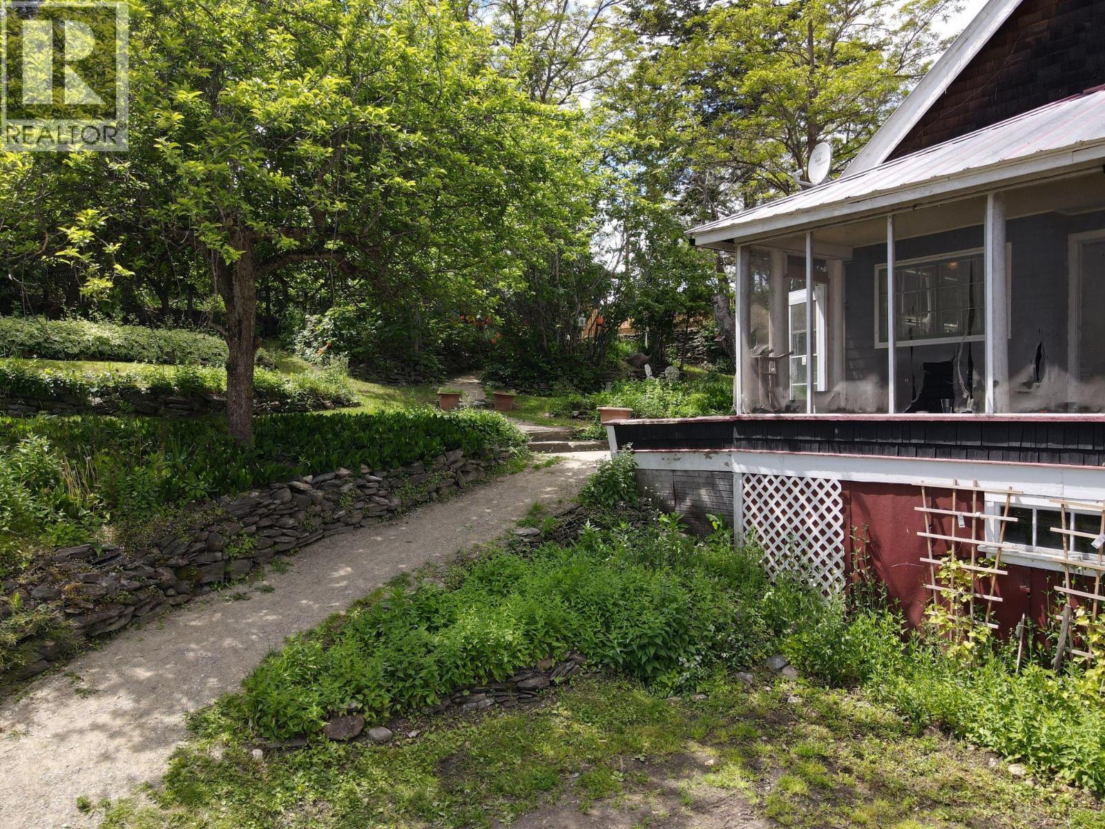 2415 Blind Bay Road, Blind Bay