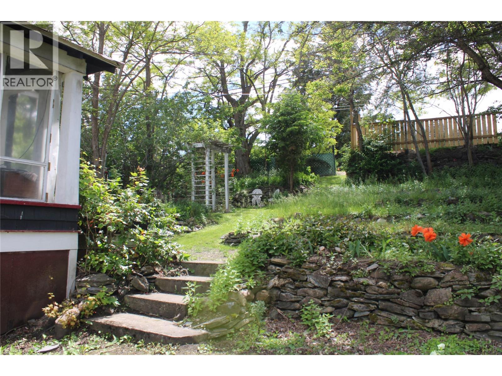 2415 Blind Bay Road, Blind Bay