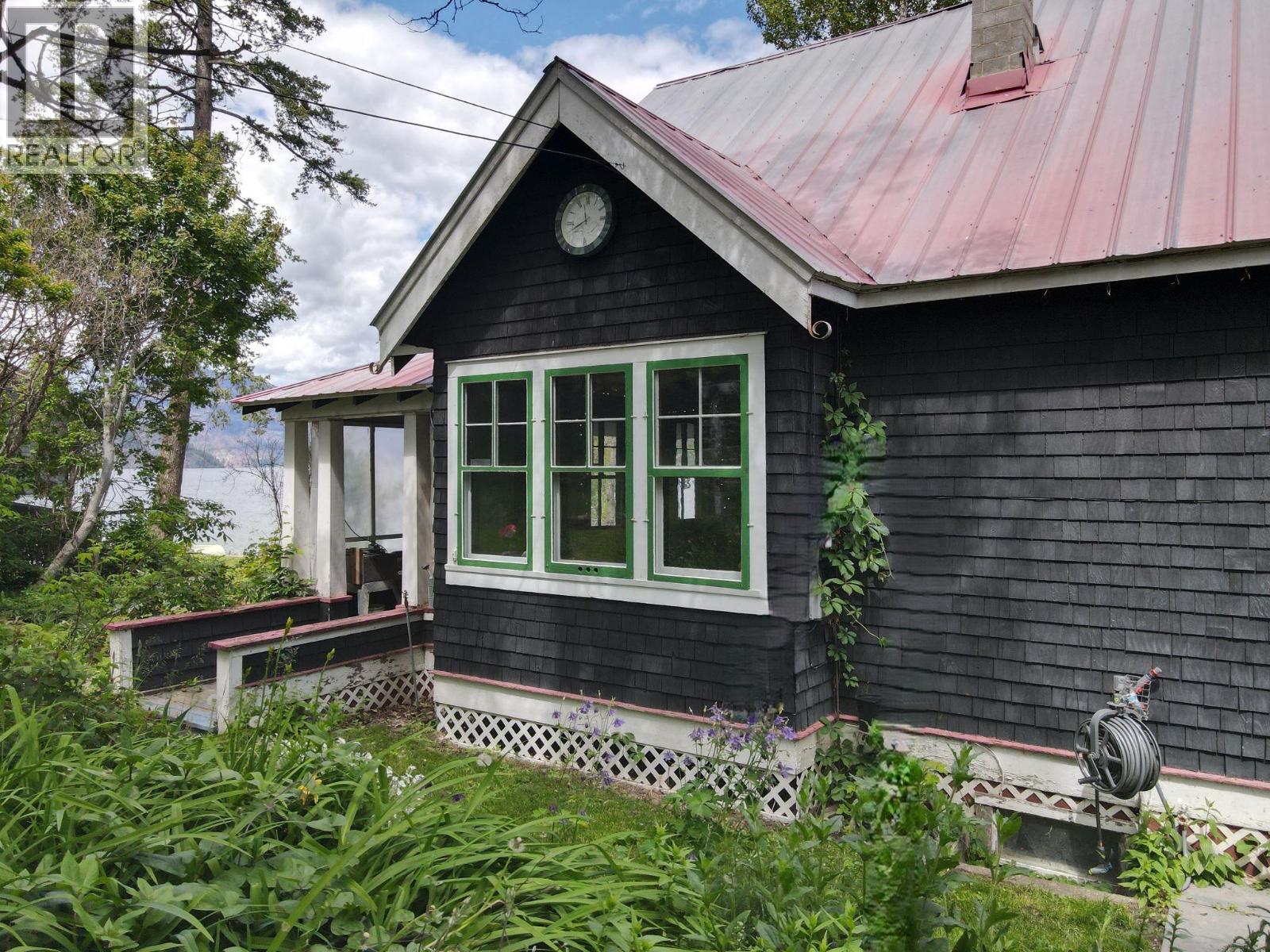 2415 Blind Bay Road, Blind Bay