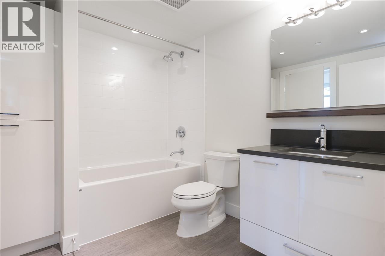 408 258 NELSON'S COURT, New Westminster