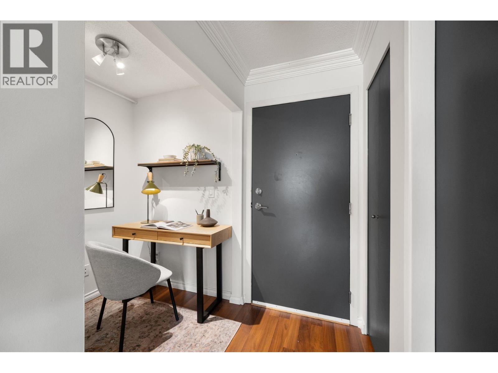 301 124 W 3RD STREET, North Vancouver