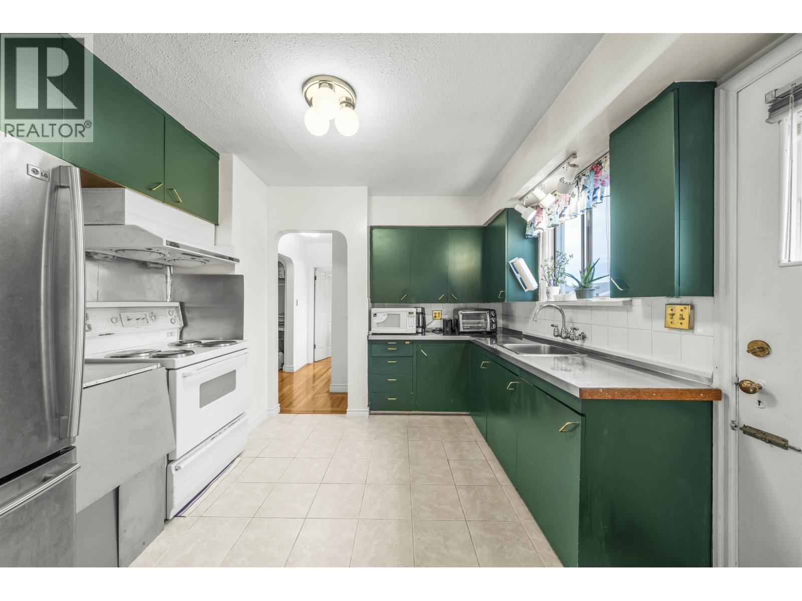 1371 DUTHIE AVENUE, Burnaby