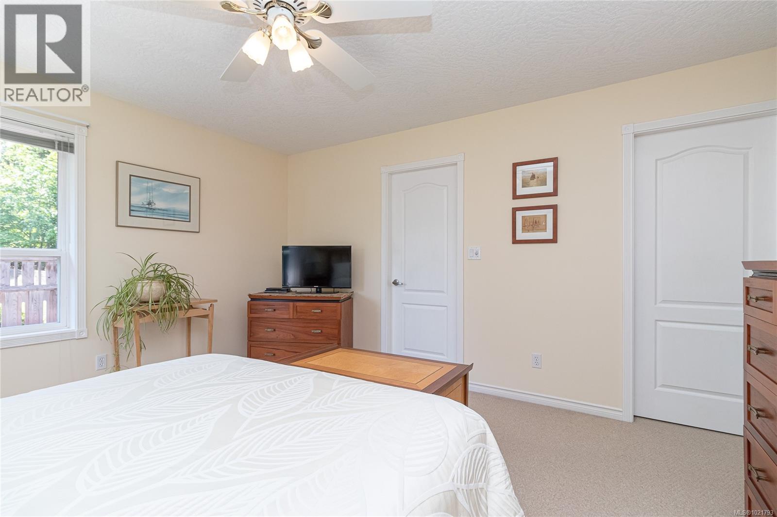 6377 RODOLPH Rd, Central Saanich