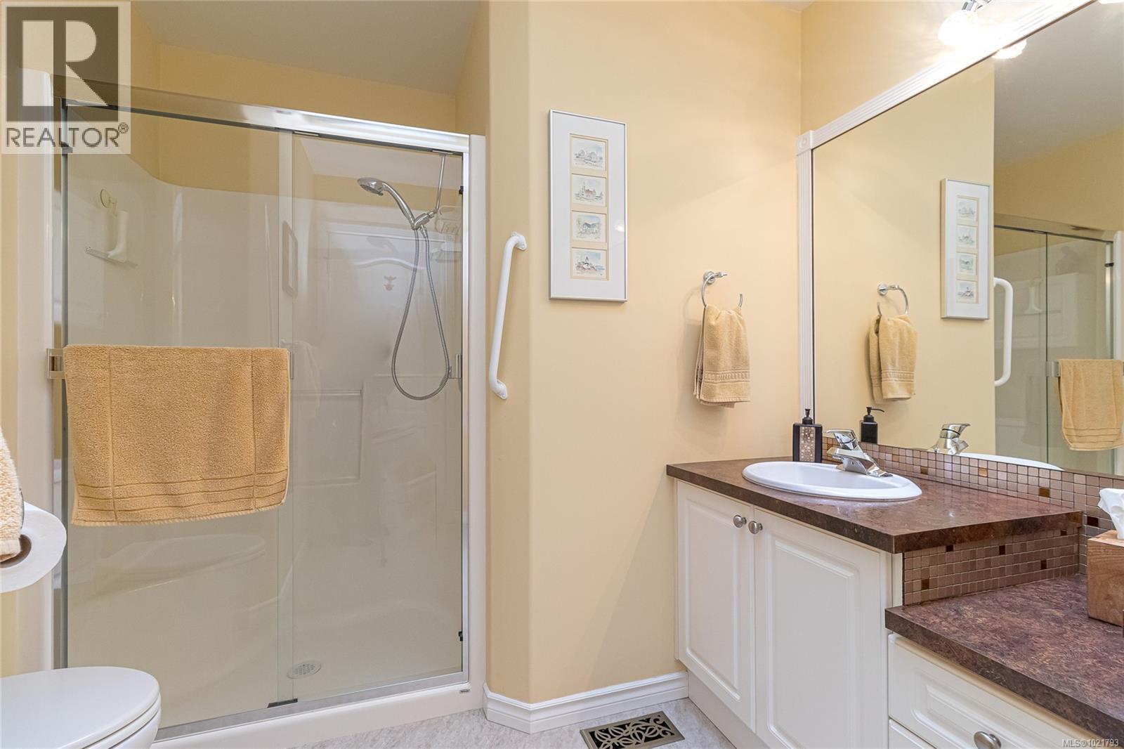 6377 RODOLPH Rd, Central Saanich