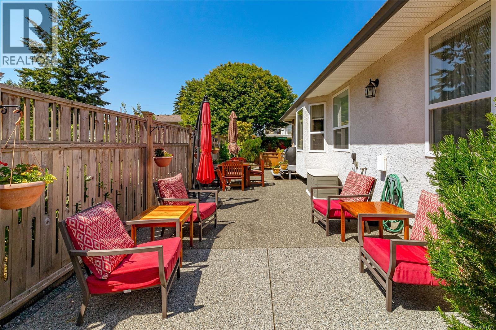 6377 RODOLPH Rd, Central Saanich