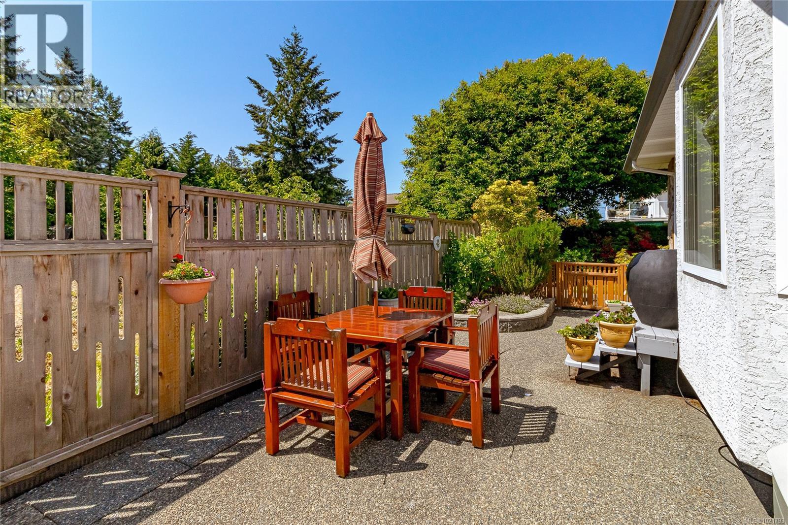 6377 RODOLPH Rd, Central Saanich