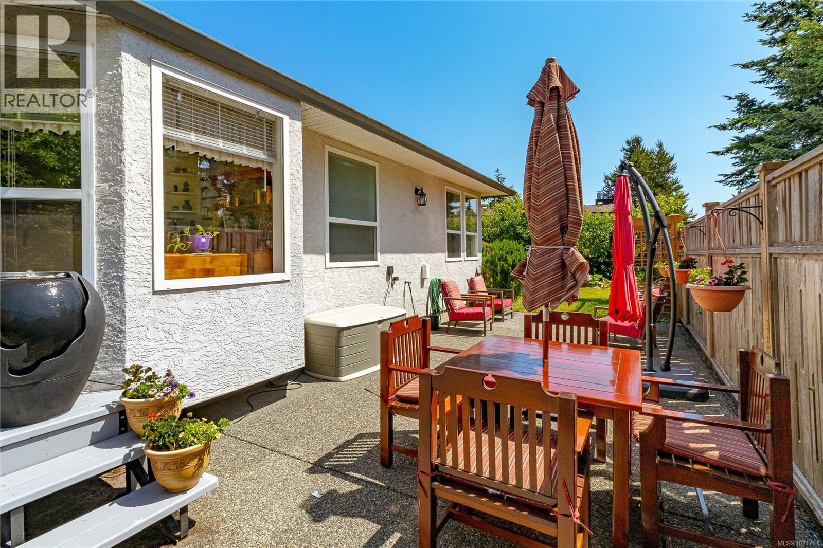 6377 RODOLPH Rd, Central Saanich