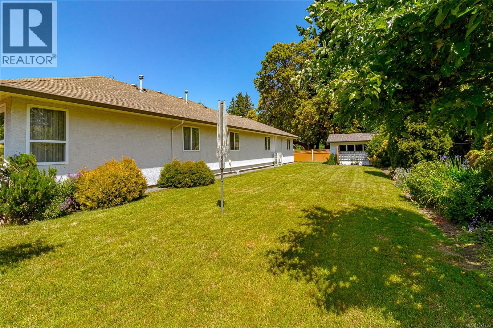 6377 RODOLPH Rd, Central Saanich