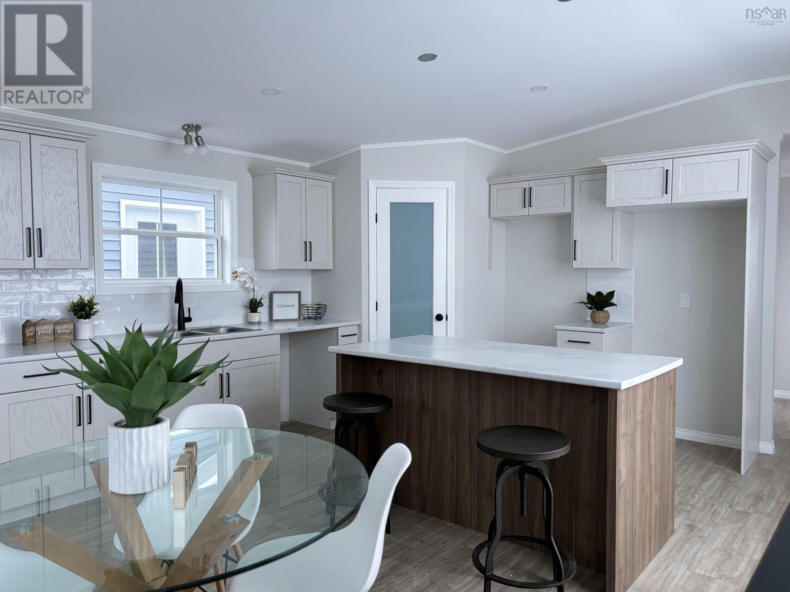 Property 4 of 13 of Lot A6 Narrows Road