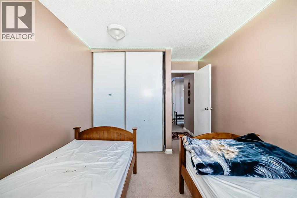 Single Family House for Sale in   Mchugh Court NE Mayland Heights Calgary 