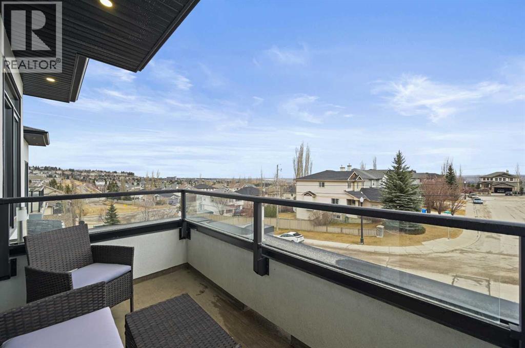 Single Family House for Sale in  Elkton Drive SW Springbank Hill Calgary 