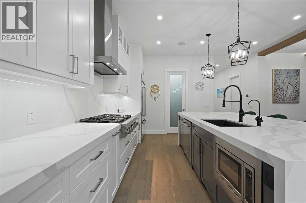 Single Family House for Sale in  Elkton Drive SW Springbank Hill Calgary 