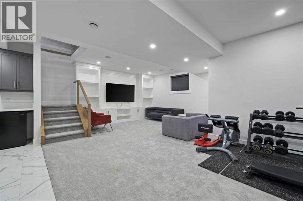 Single Family House for Sale in  Elkton Drive SW Springbank Hill Calgary 