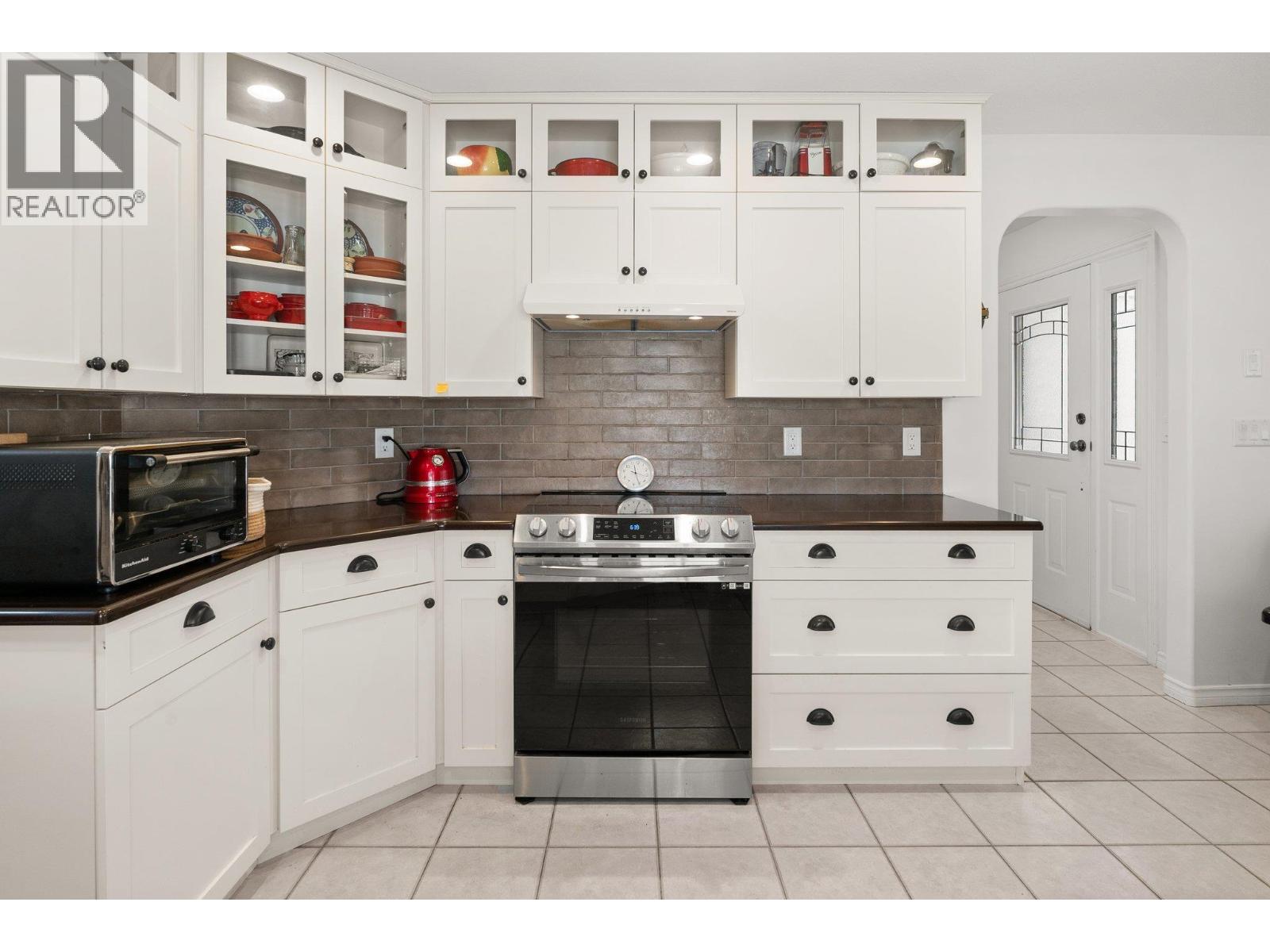  3889 Gallaghers Other, Kelowna