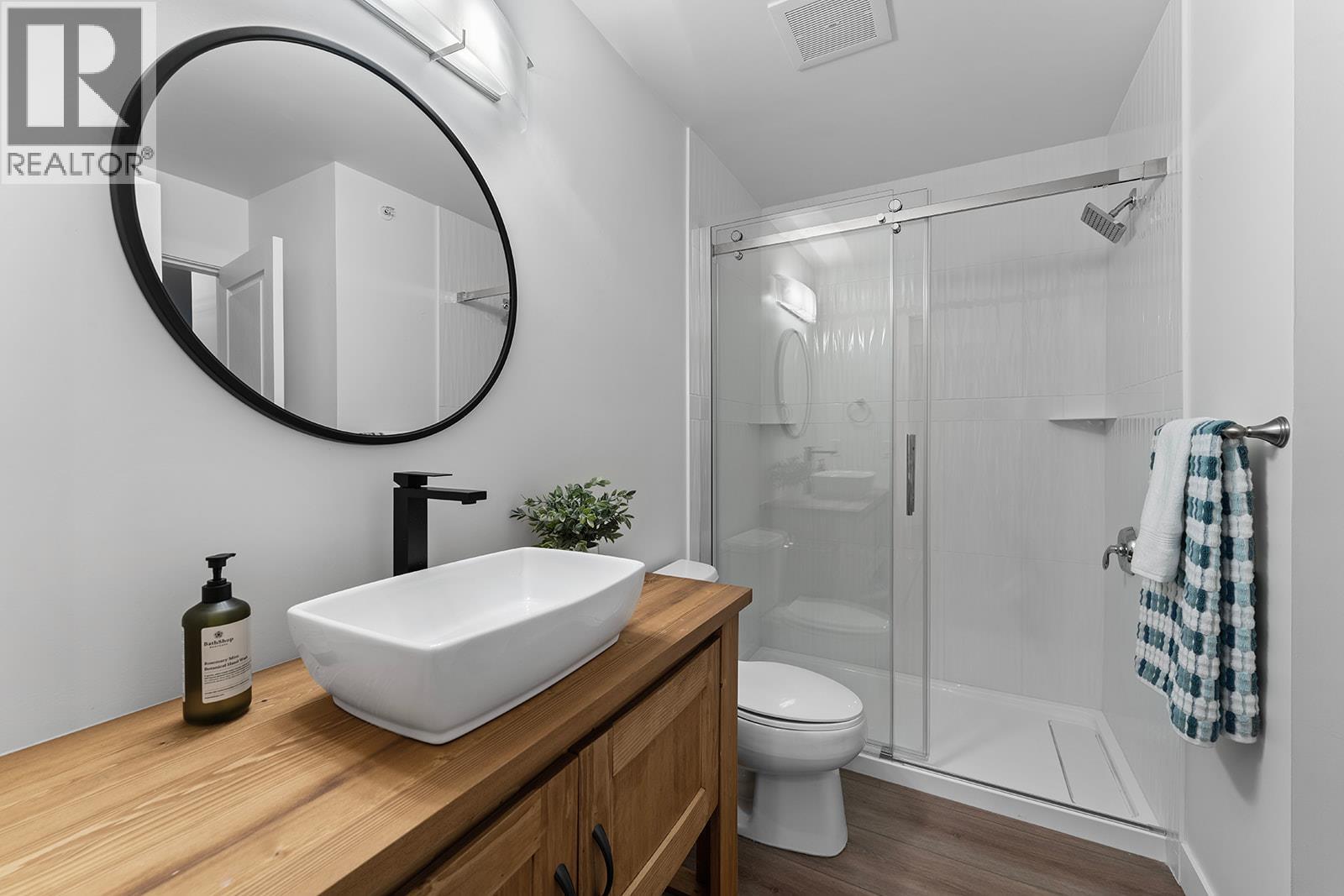 424 1099 Sunset Drive, Kelowna