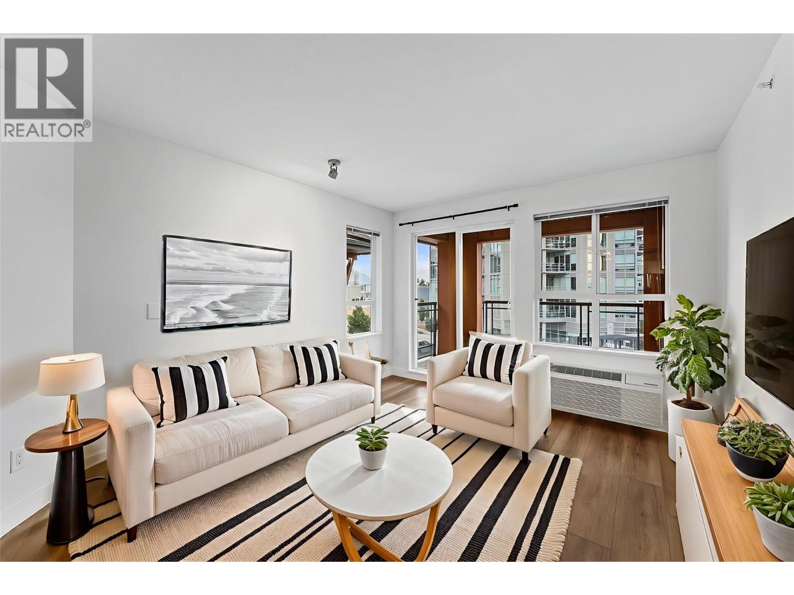 424 1099 Sunset Drive, Kelowna