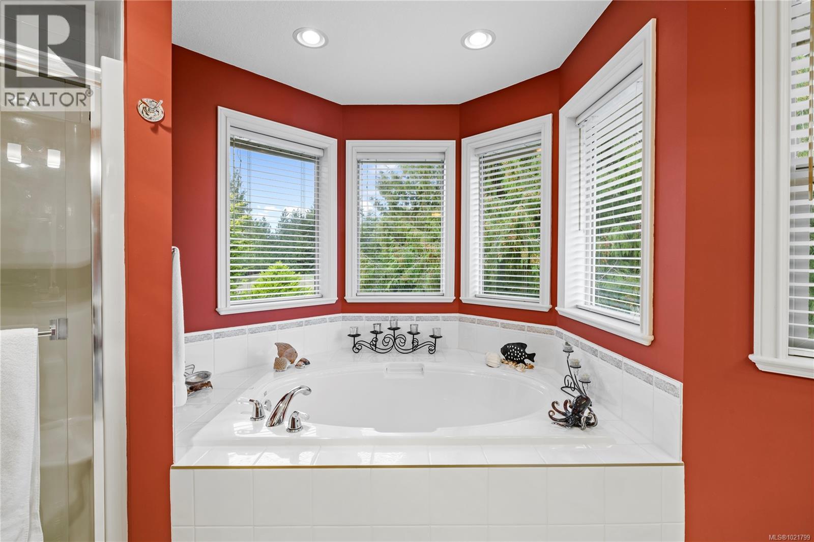 779 Mulholland Dr, Parksville