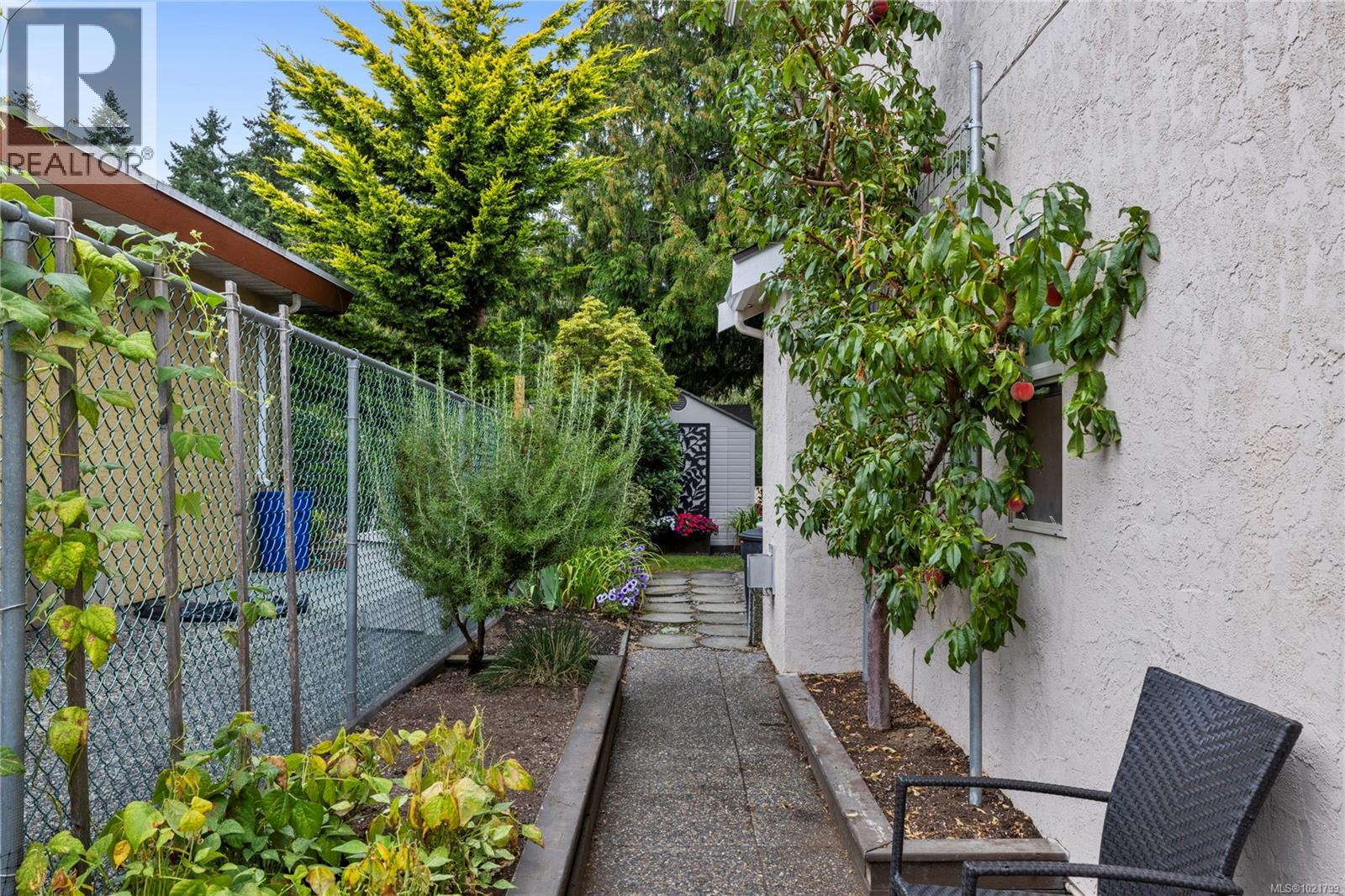 779 Mulholland Dr, Parksville