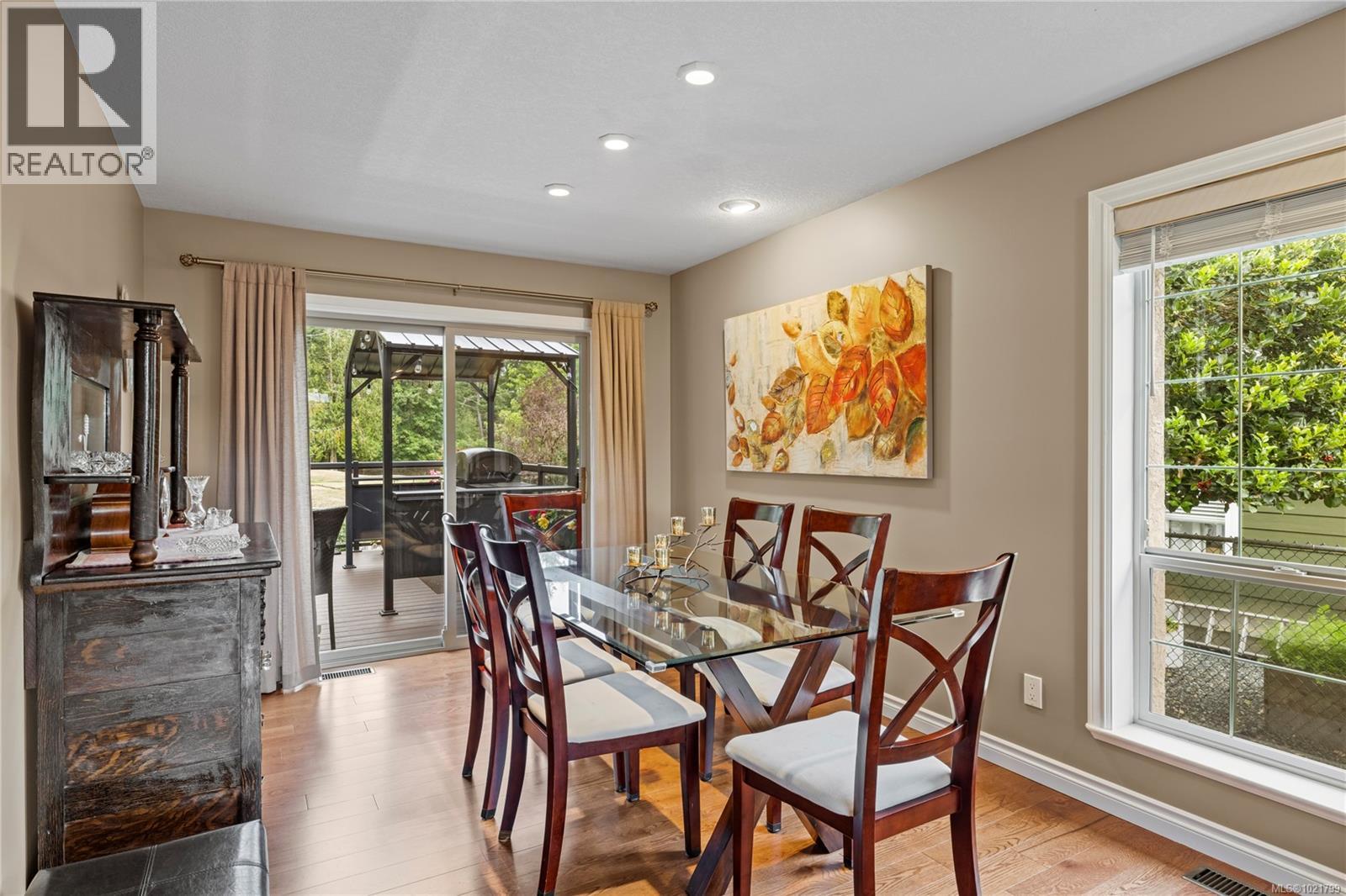 779 Mulholland Dr, Parksville