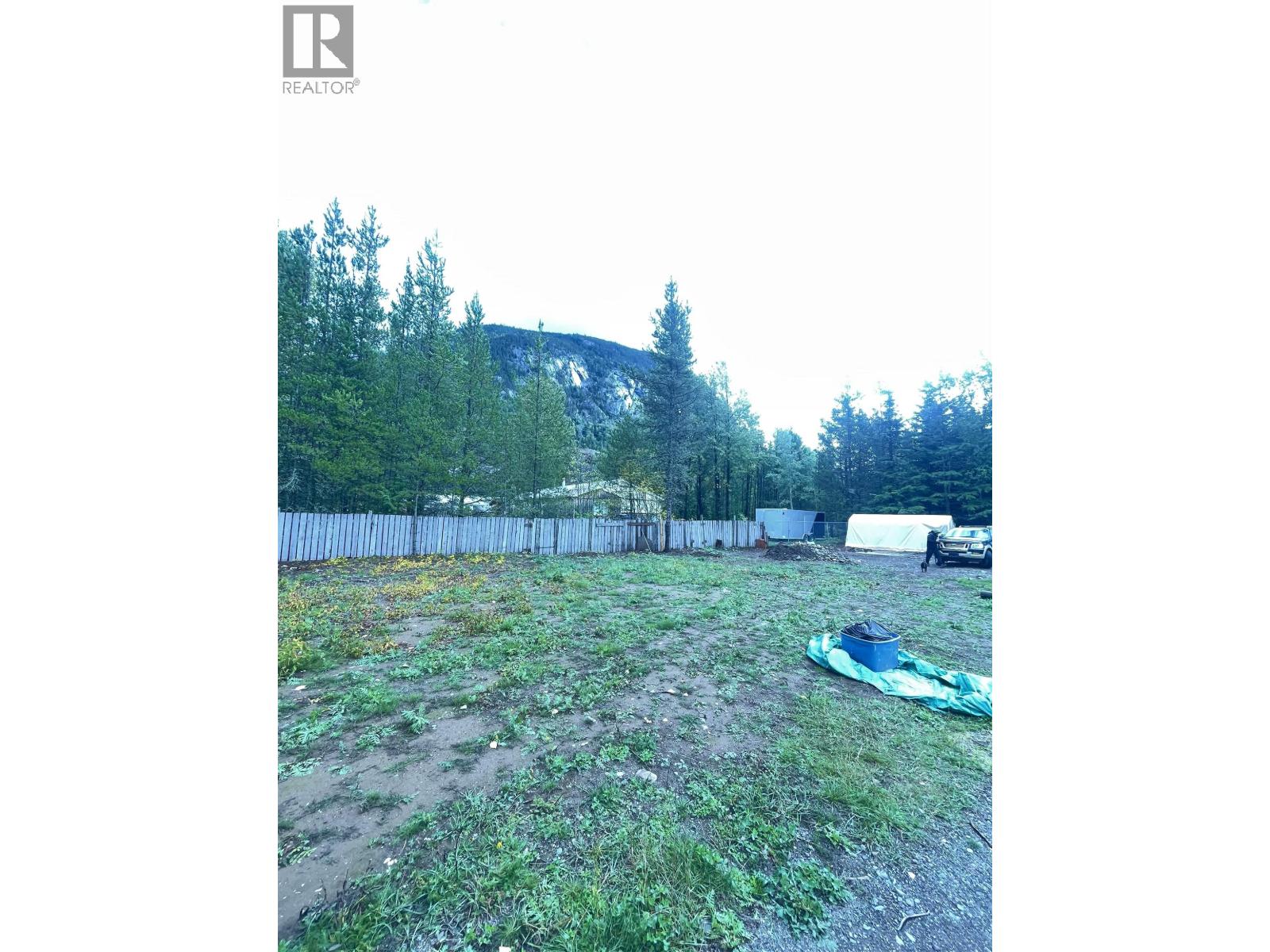 3533 CLORE AVENUE, Terrace