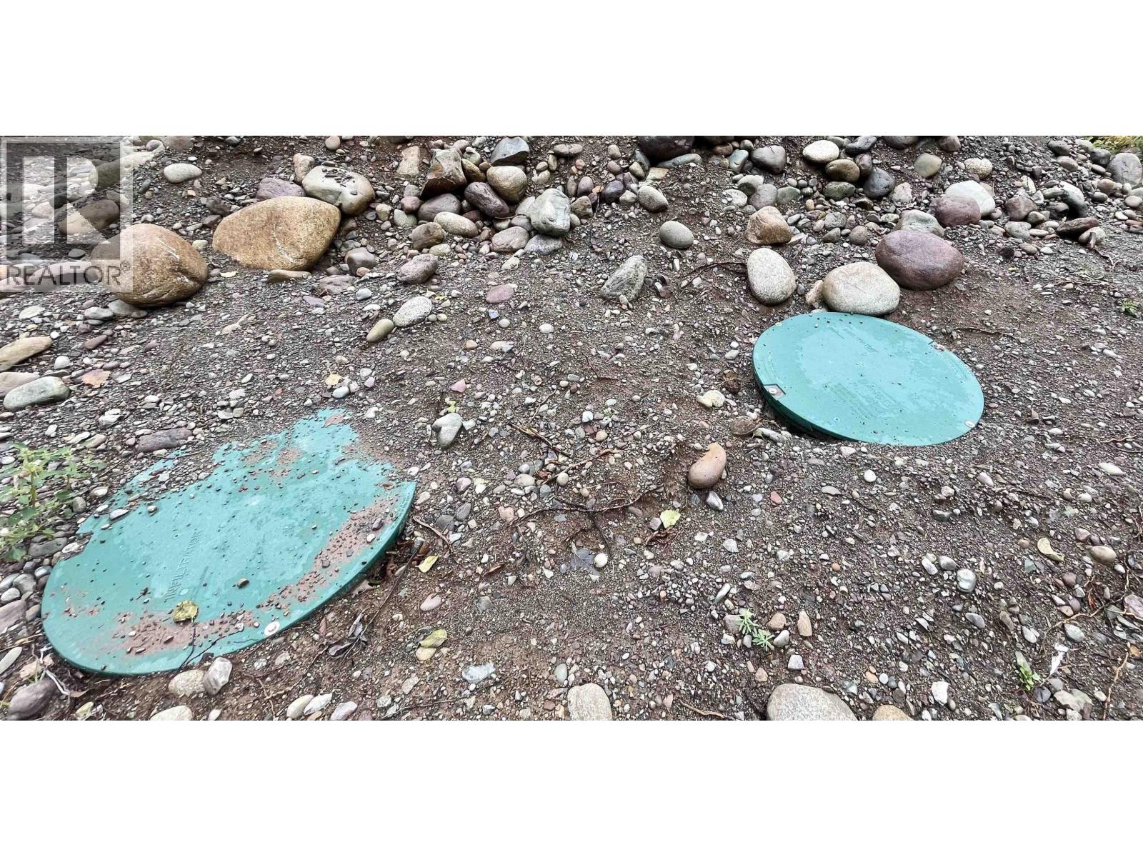 3533 CLORE AVENUE, Terrace