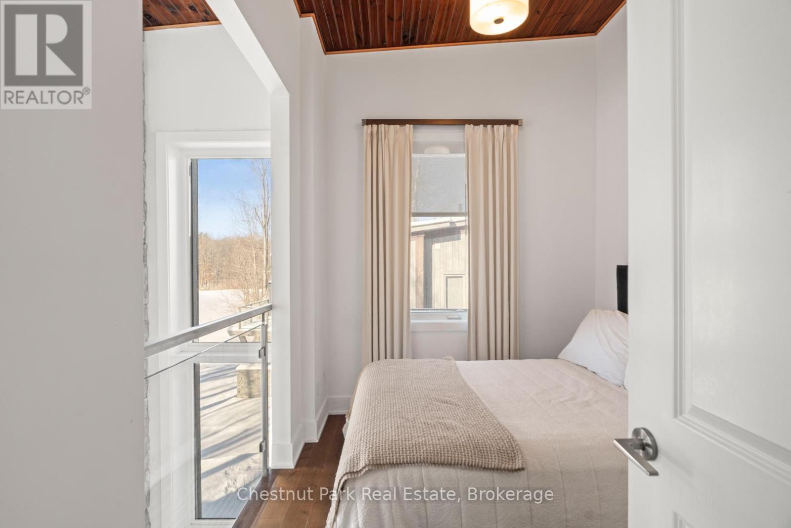 10 CARRICK TRAIL - 26