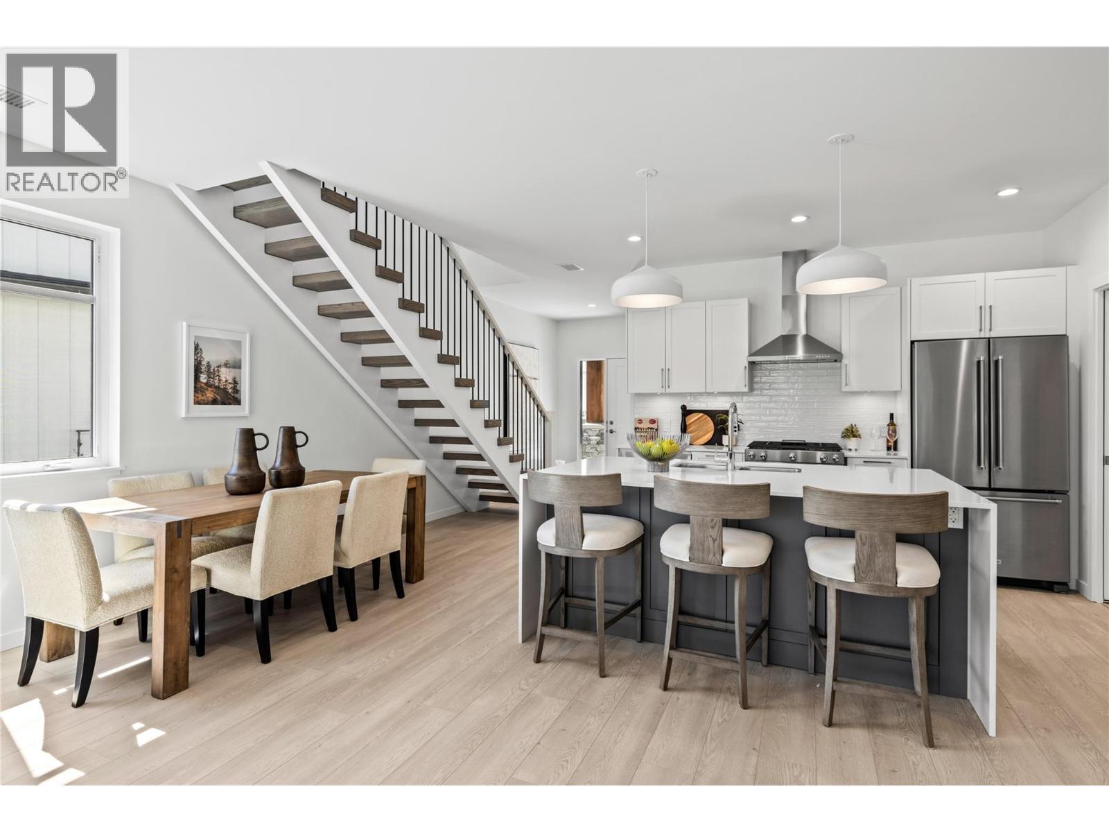 6 1979 Country Club Drive, Kelowna