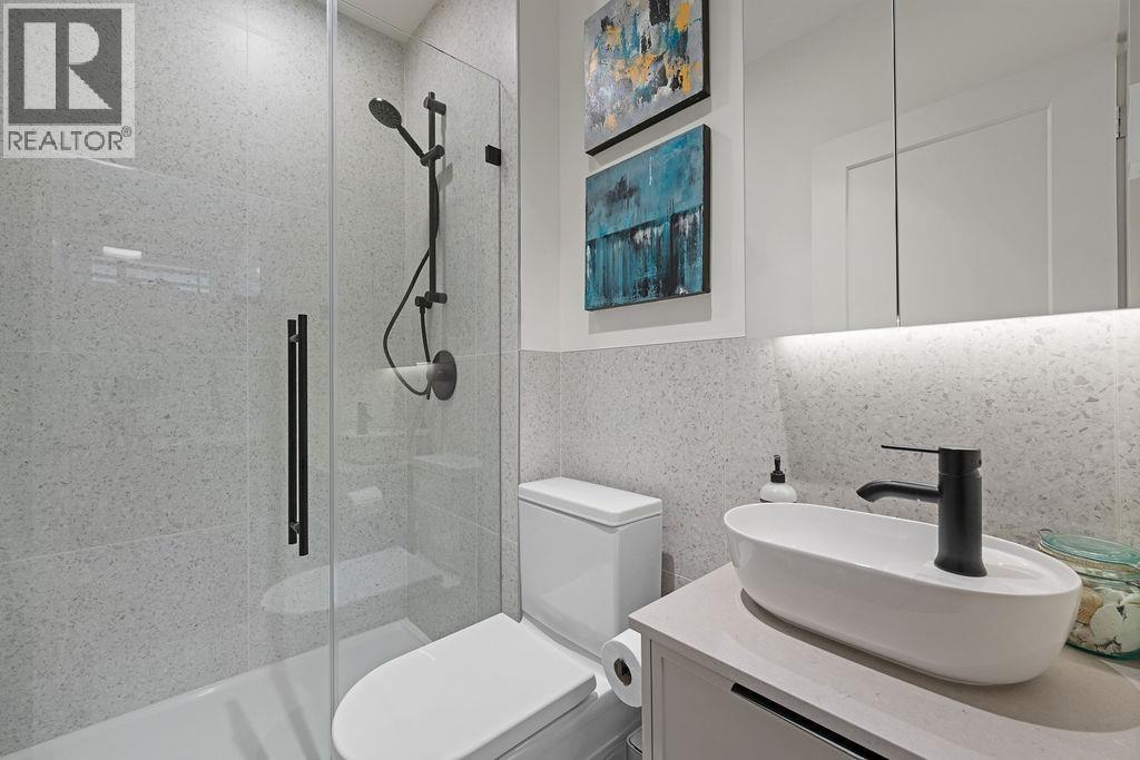 27 632 E 3RD STREET, North Vancouver