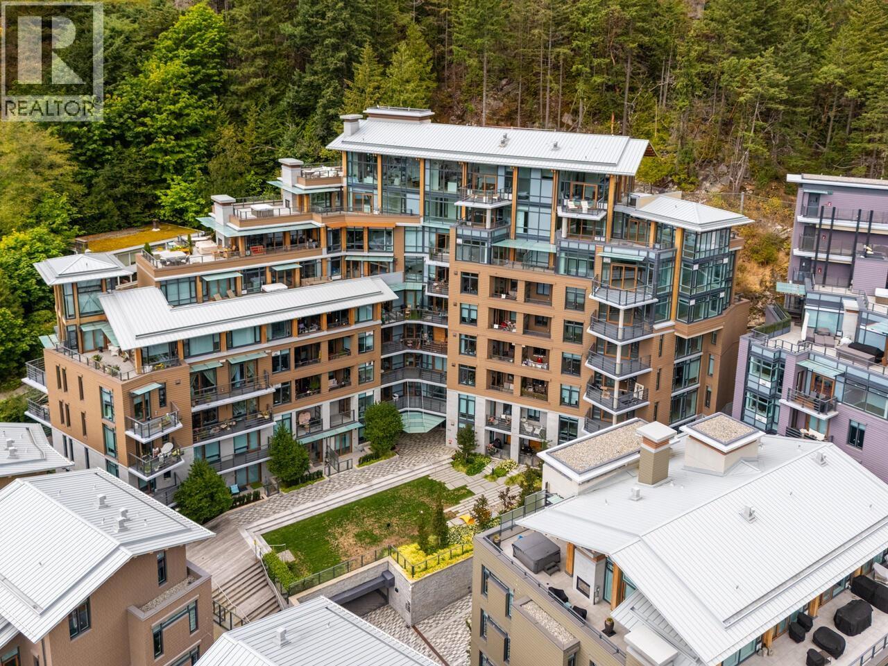 405 6687 NELSON AVENUE, West Vancouver