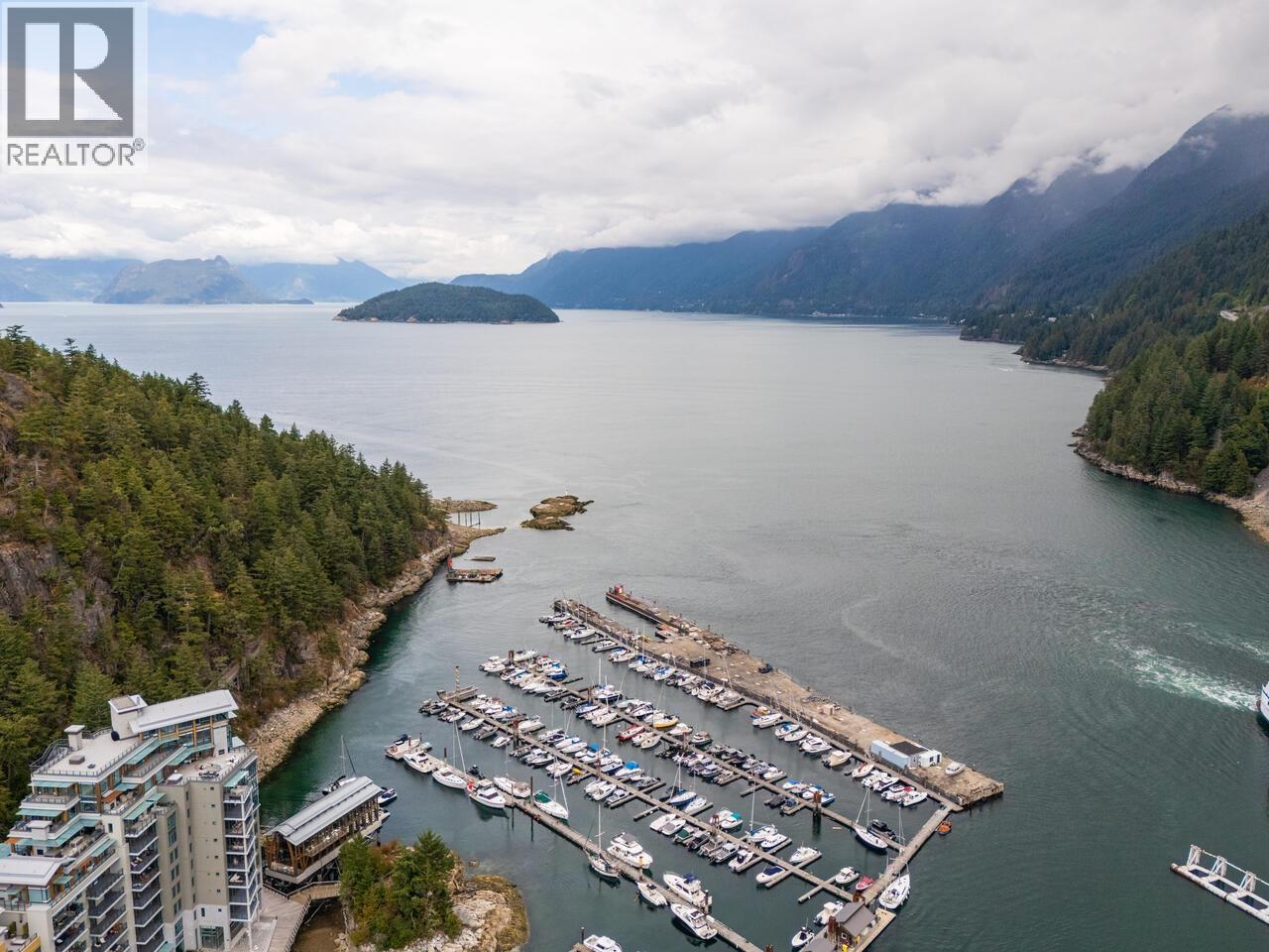 405 6687 NELSON AVENUE, West Vancouver