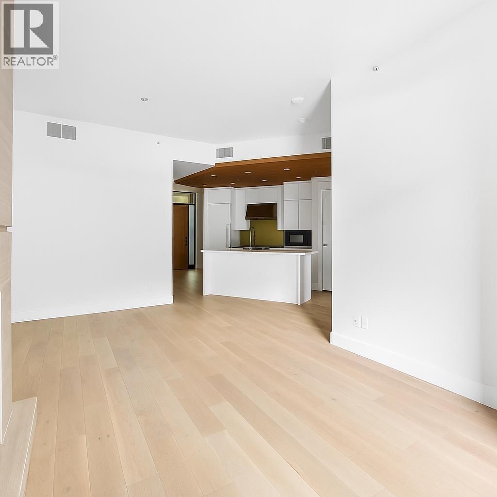 405 6687 NELSON AVENUE, West Vancouver