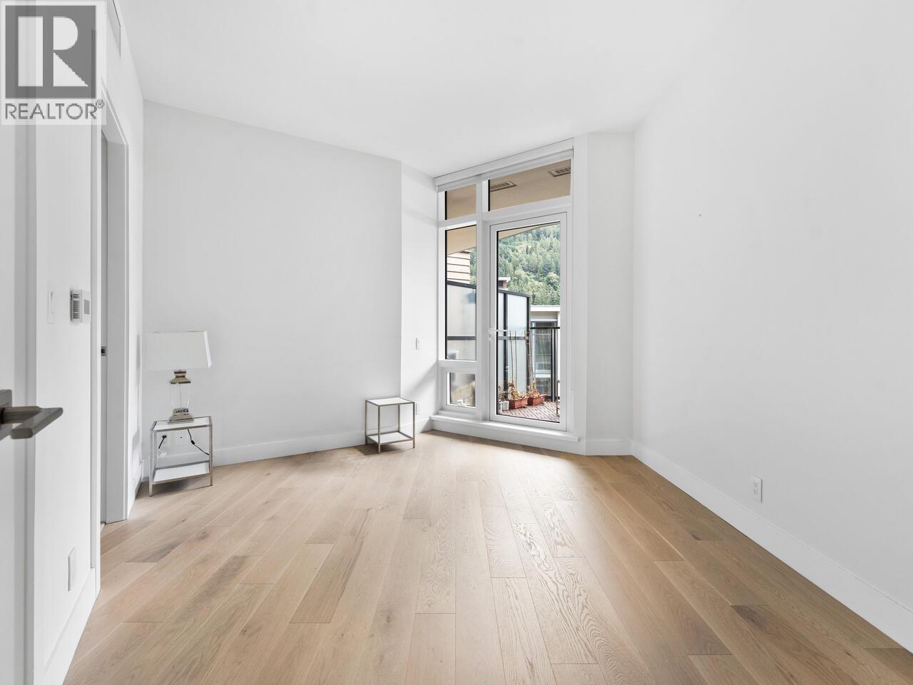 405 6687 NELSON AVENUE, West Vancouver