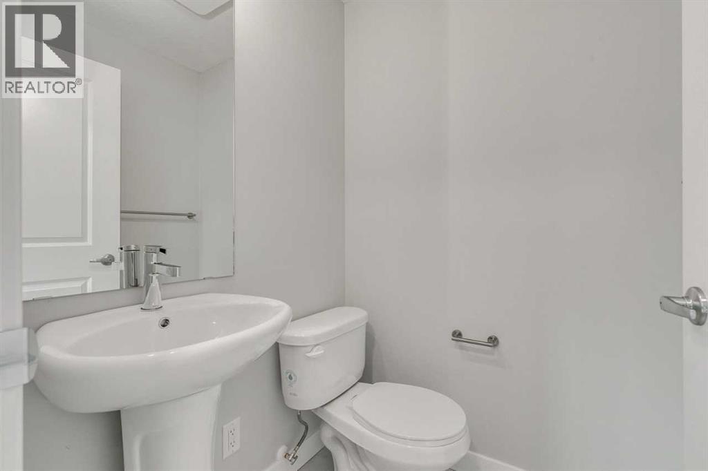 Single Family House for Sale in  Silverton Glen Way SW Silverado Calgary 