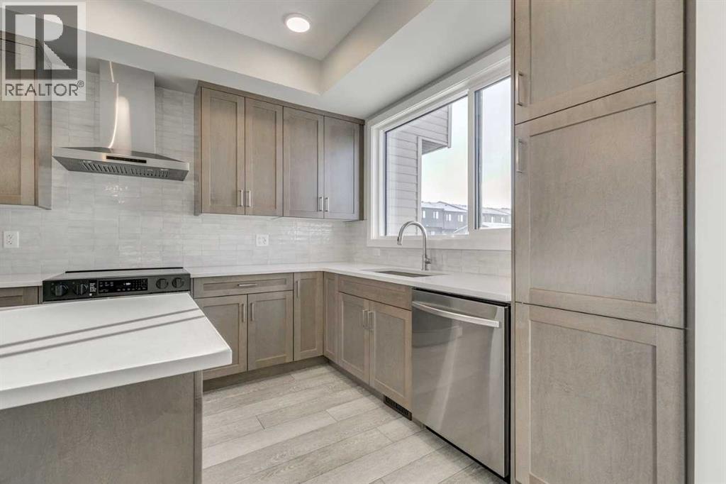 Single Family House for Sale in  Silverton Glen Way SW Silverado Calgary 