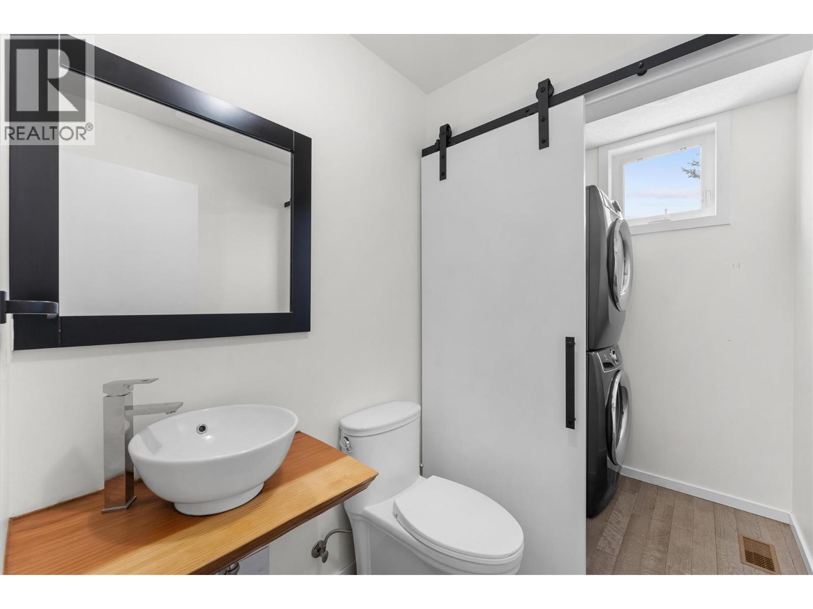 2 5400 Willow Drive, Vernon