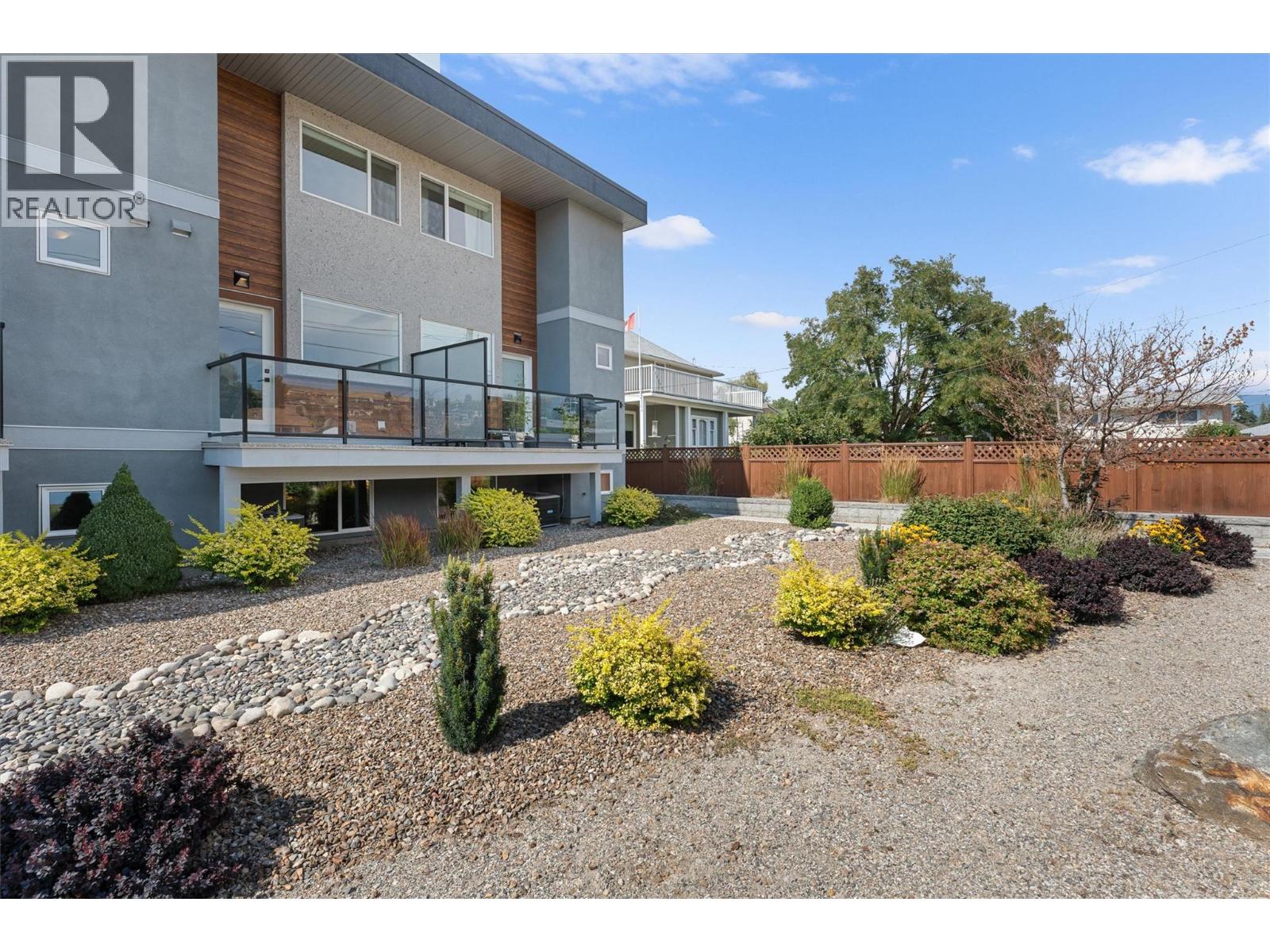 2 5400 Willow Drive, Vernon
