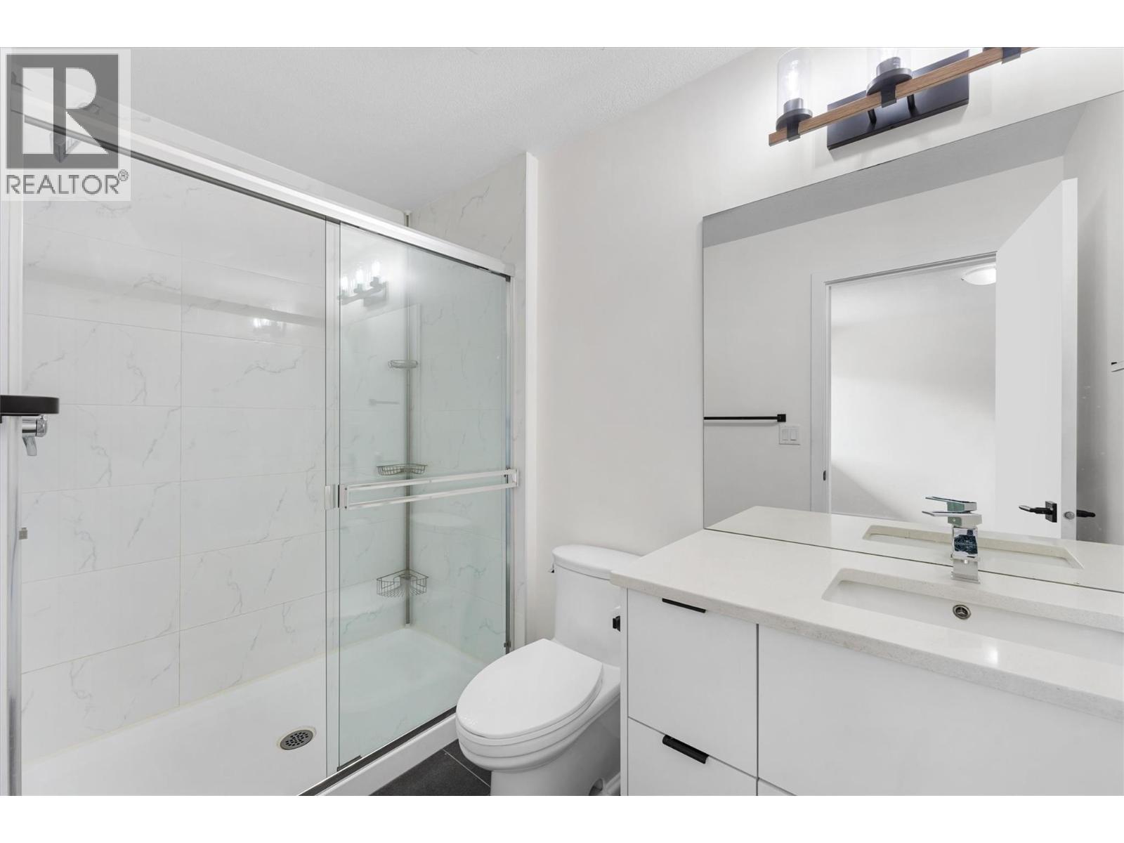 2 5400 Willow Drive, Vernon